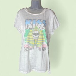 NWT Recycled Karma Burnout Kiss Graphic Tee M